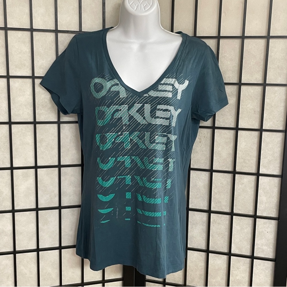 Oakley ladies T-shirt size medium - Picture 1 of 5
